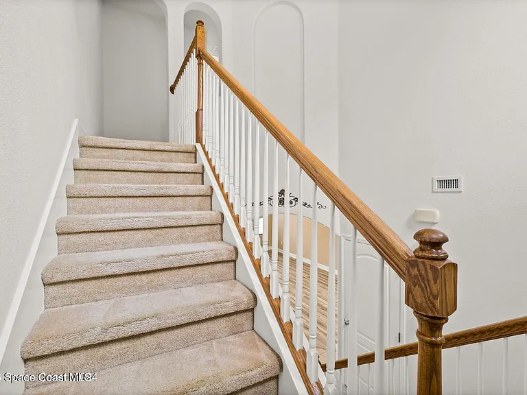 765 Ventura Dr — Photo 13
