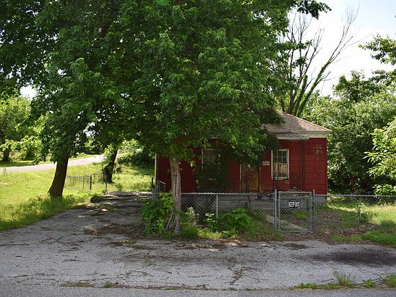 2nd image of 1524 Joplin St