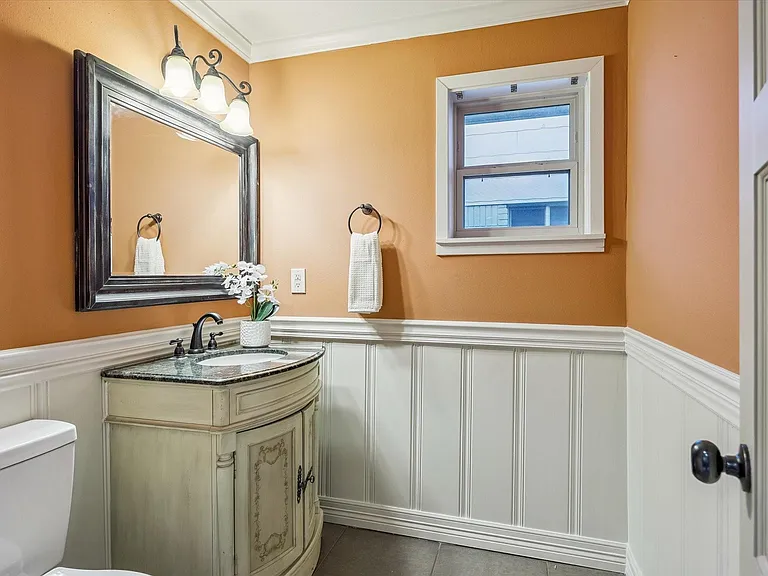 9813 Pine Lake Dr — Photo 12