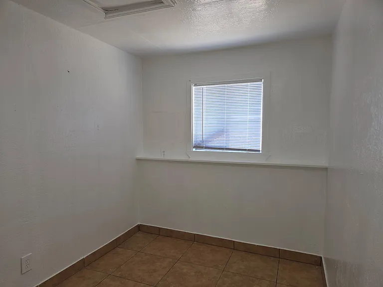 10569 S West Ave #B — Photo 6