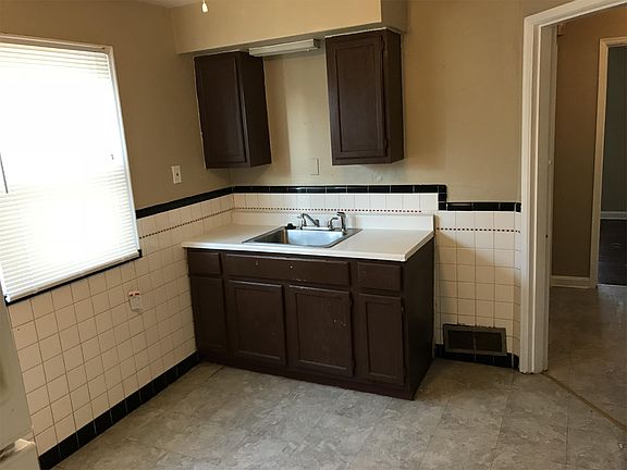 3rd image of 5604 Leverette Ave