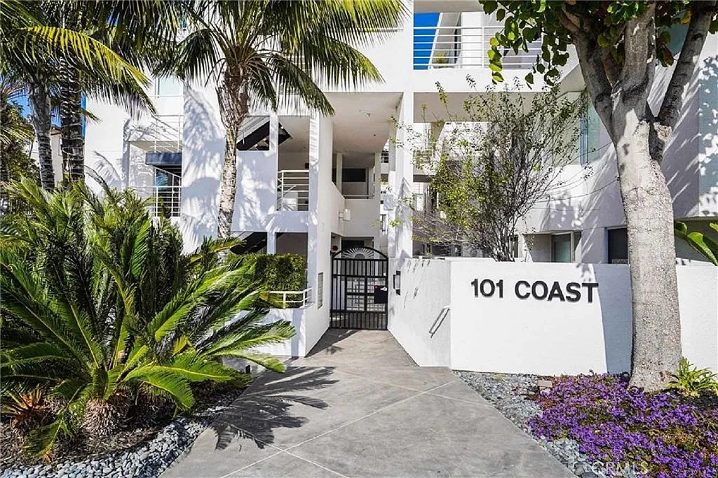 Building Photo - 101 Coast Blvd #4B