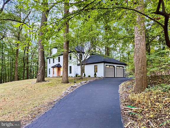 3rd image of 11 Oak Ln