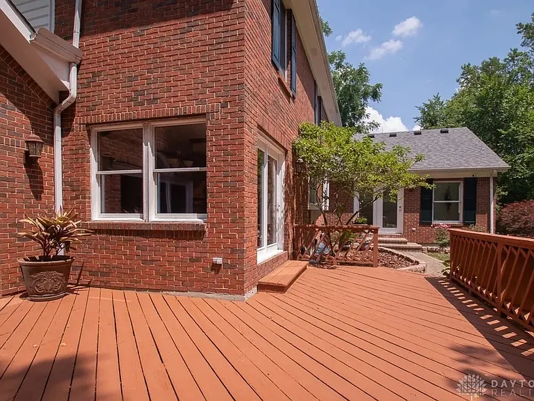 9548 Meadow Woods Ln — Photo 25