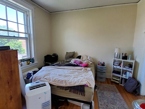 4th image of 176 Chestnut St #11437288
