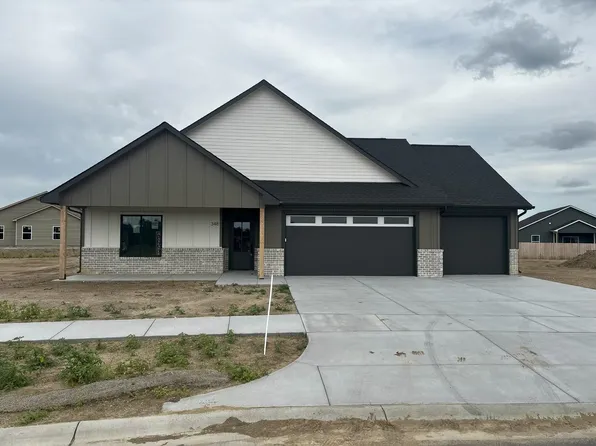 348 S Buckland St, Derby, KS 67037