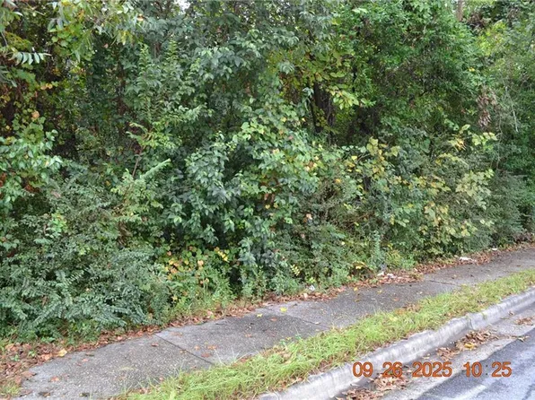 516 S Seale Rd, Phenix City, AL 36869