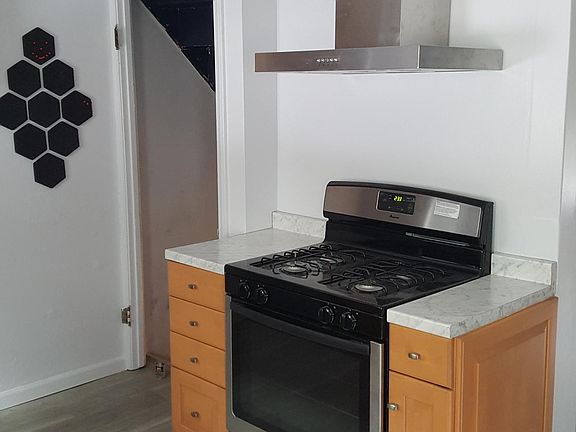 2nd image of 27 W Winspear Ave