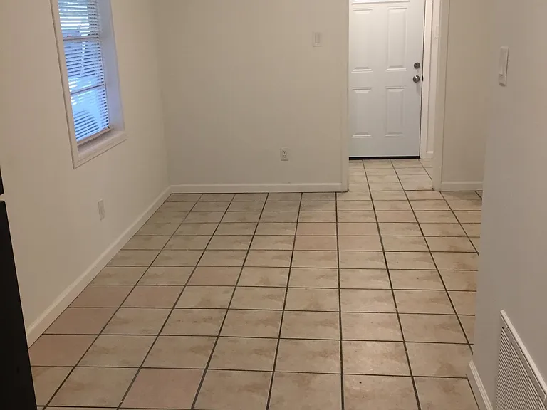 678 Meadow Dr — Photo 5
