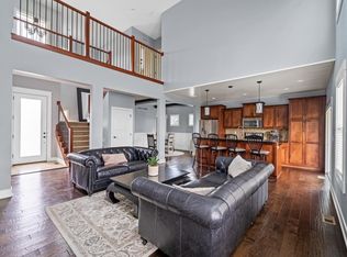 5489 Sandstone Dr, West Des Moines, IA 50266