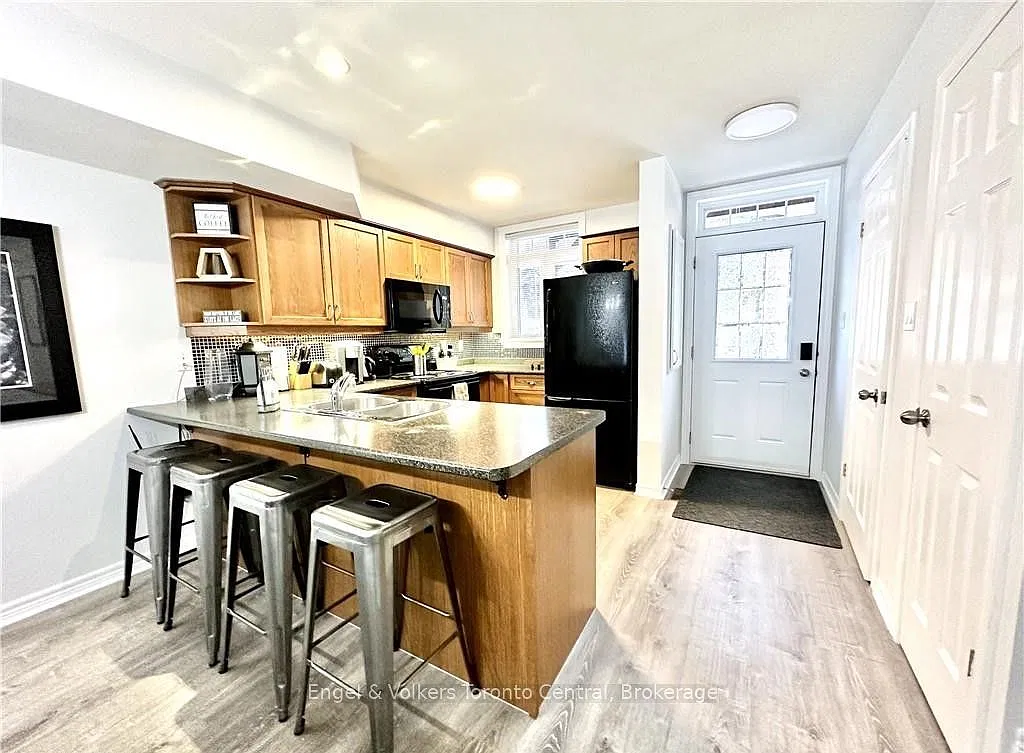 3 bed, $2,250 — Photo 4