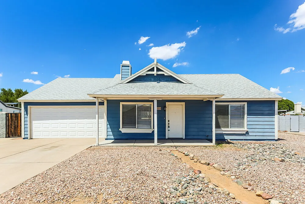 3 bed, 2.0 bath, 1416 sqft, $2,045 — Photo 1
