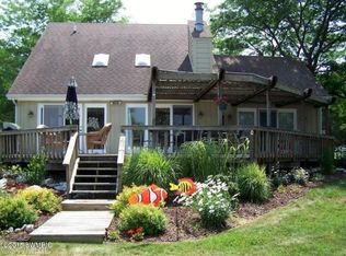 5368 Souix Rd, Pentwater, MI 49449