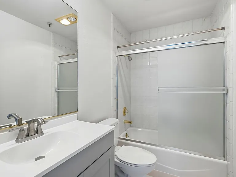 3301 Mission St #302 — Photo 18