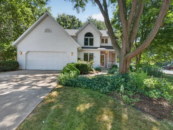 873 Peregrine Cir, Oregon, WI 53575