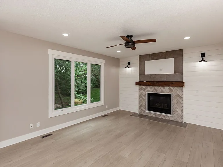 14440 Briarwood Ln — Photo 8