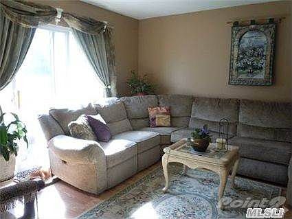 4th image of 62 Biltmore Cir