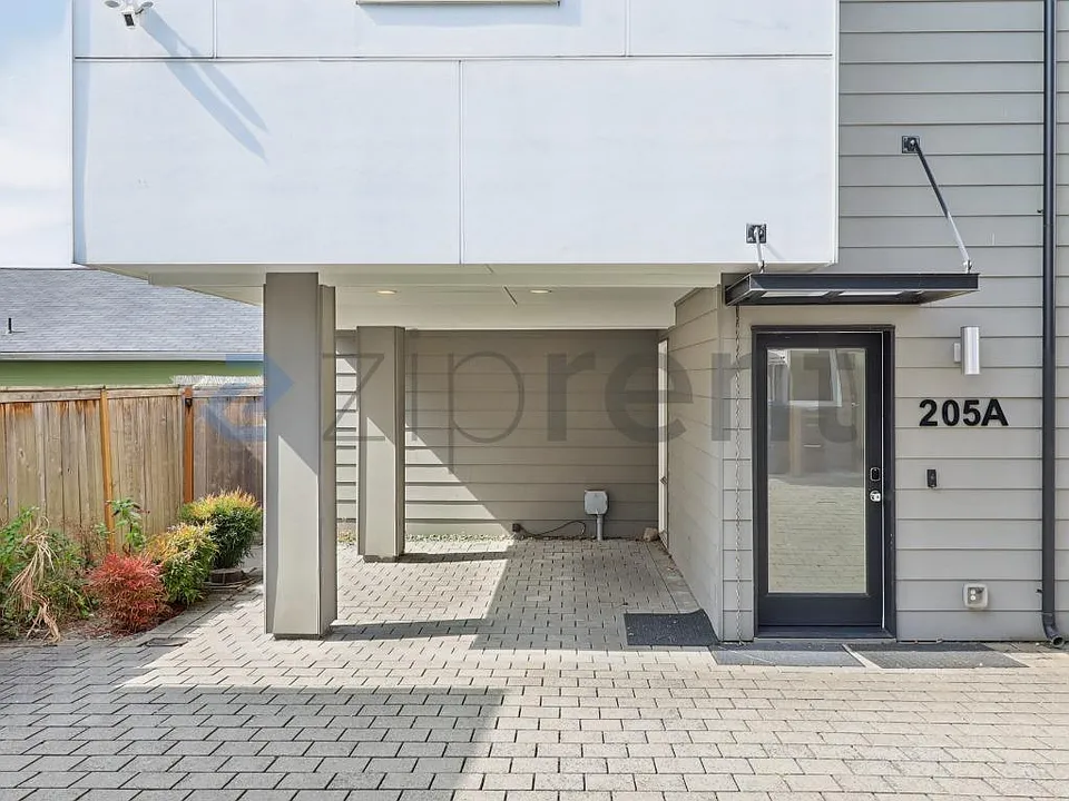 205 16th Ave #A