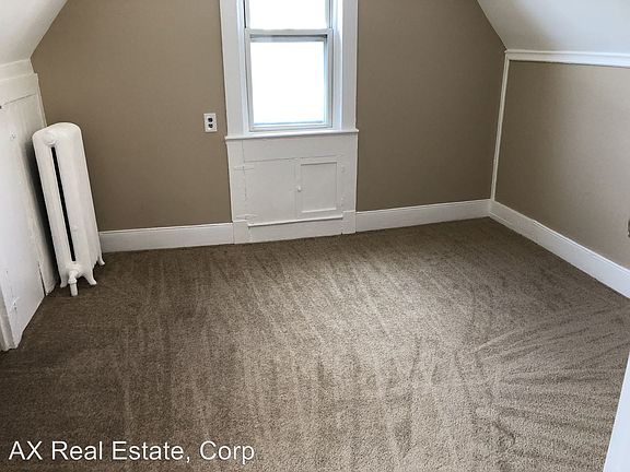3rd image of 288 Ashford Ave