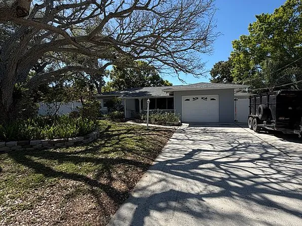 13824 83rd Pl N, Seminole, FL 33776