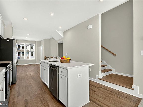 4th image of 8931 Queensferry Rd