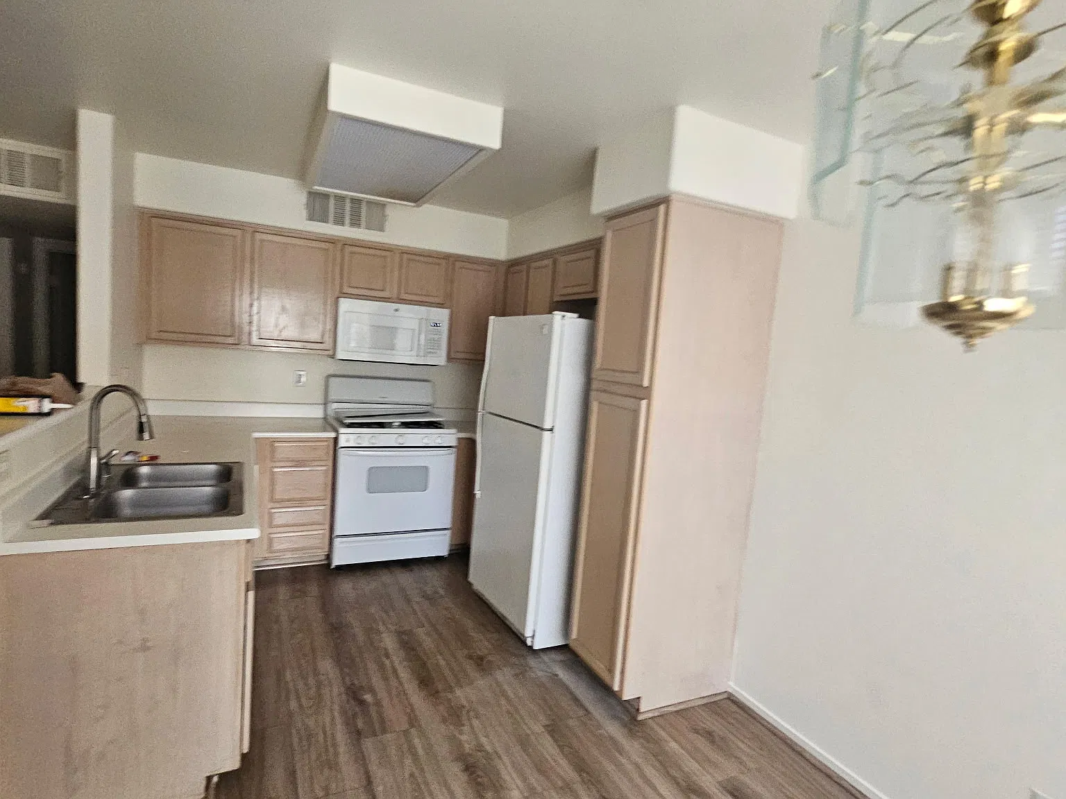 2 bed, 987 sqft, $1,350 — Photo 3