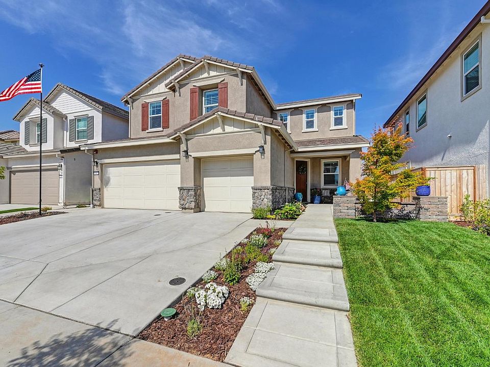 1st image of 340 Lexington Ct
