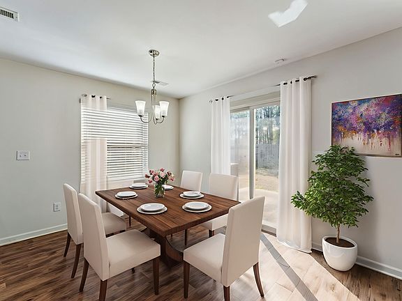 5th image of 222 Sarah Way