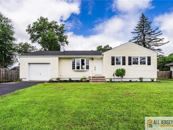 366 Muriel Ave, Piscataway, NJ 08854