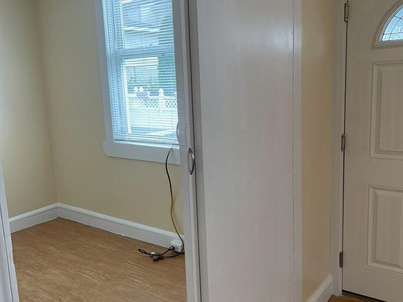 3rd image of 217 Sand Ln