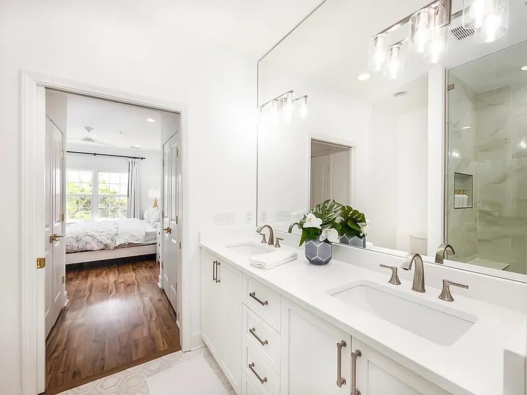 201 Windward Point Dr #201 — Photo 9