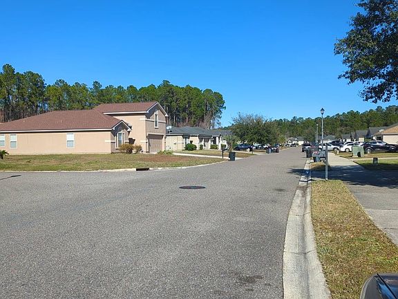 4th image of 2212 Sotterley Ln