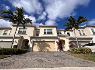 4985 Eucalyptus Dr, Hollywood, FL 33021