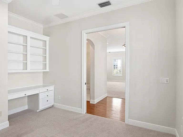 9648 Bryanston Dr — Photo 16
