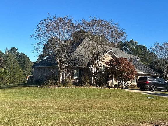 3rd image of 1012 Twin Lakes Dr