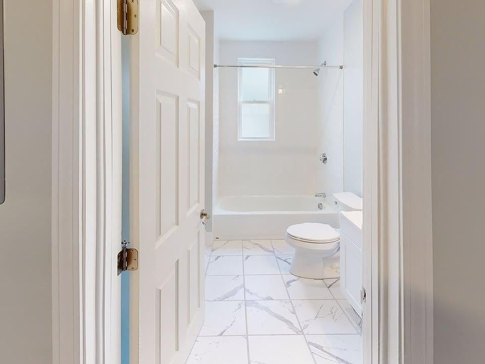 1st image of 108 Callender St #1