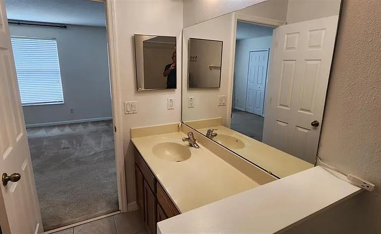 536 Cresting Oak Cir #10 — Photo 15