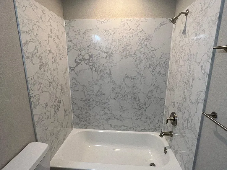 1021 W 8th St #3 — Photo 3