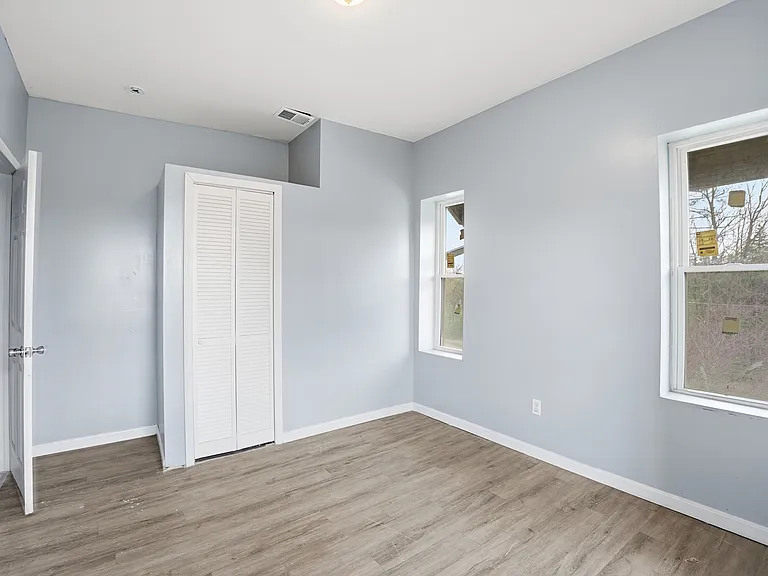 2545 Harrison Ave #2 — Photo 17