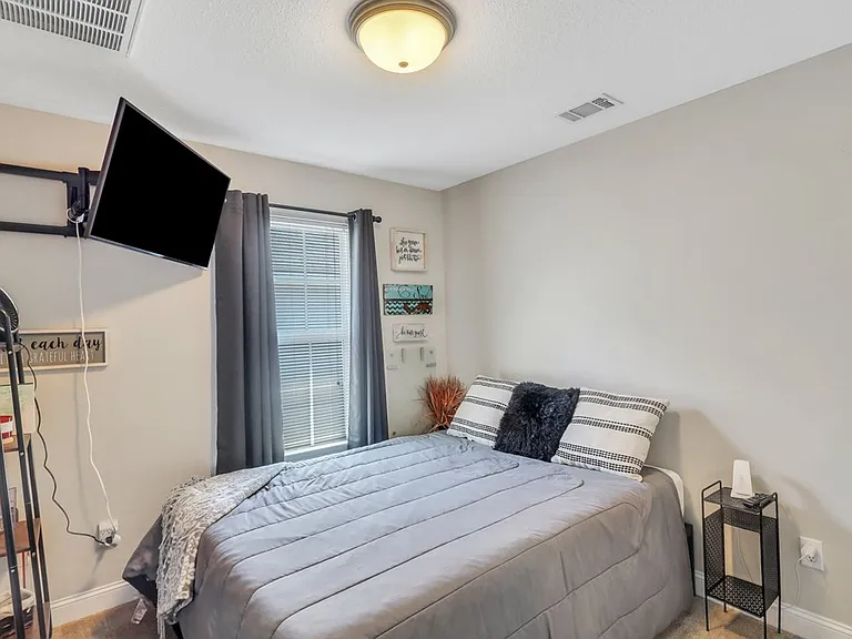 203 Grandview Dr #1 — Photo 12