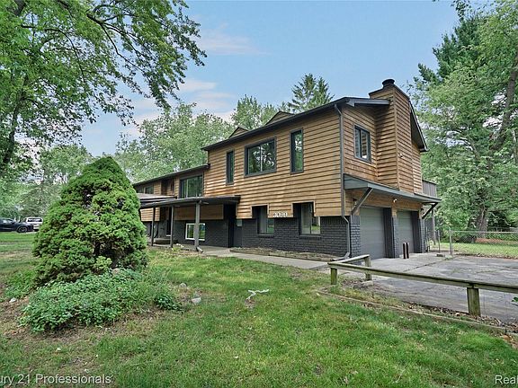 2nd image of 3099 Chenoa St