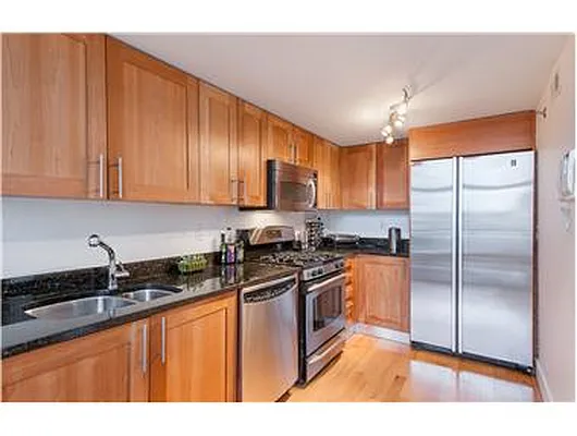 Rented by Douglas Elliman | media 15