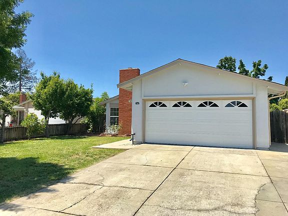 2nd image of 1165 Creston Ln