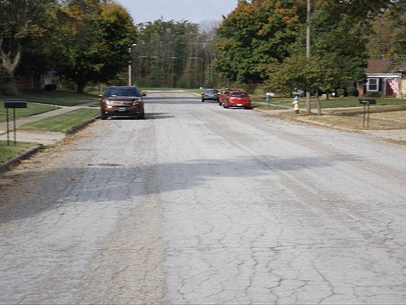 4th image of 1132 Louise Dr