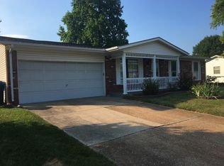 1205 S Wheaton Dr, Saint Charles, MO 63301