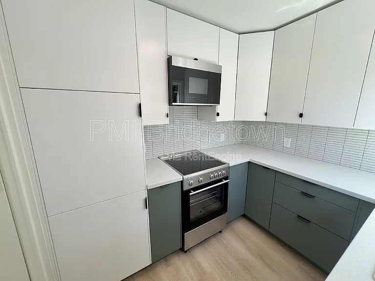 5420 NE 13th Ave — Photo 6