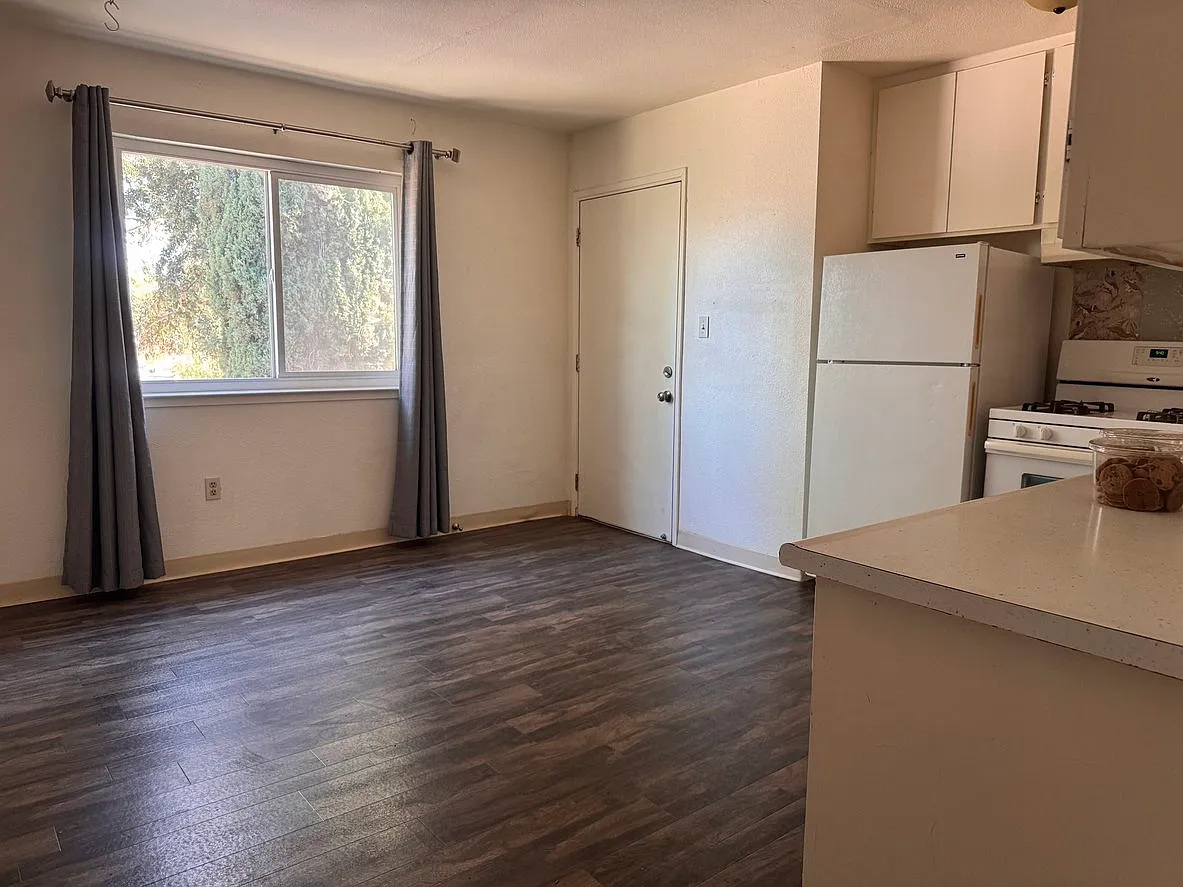 2 bed, 850 sqft, $1,465 — Photo 4