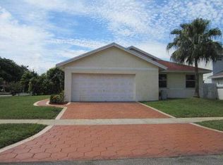 9900 SW 11th St, Pembroke Pines, FL 33025
