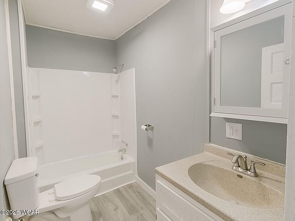 4th image of 311 Calumet Ave