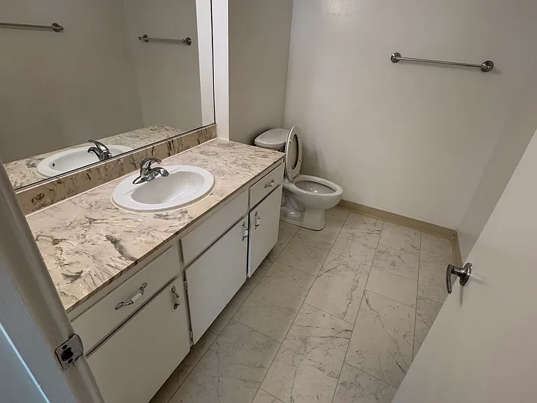 Kula Kai Apartments — Photo 8